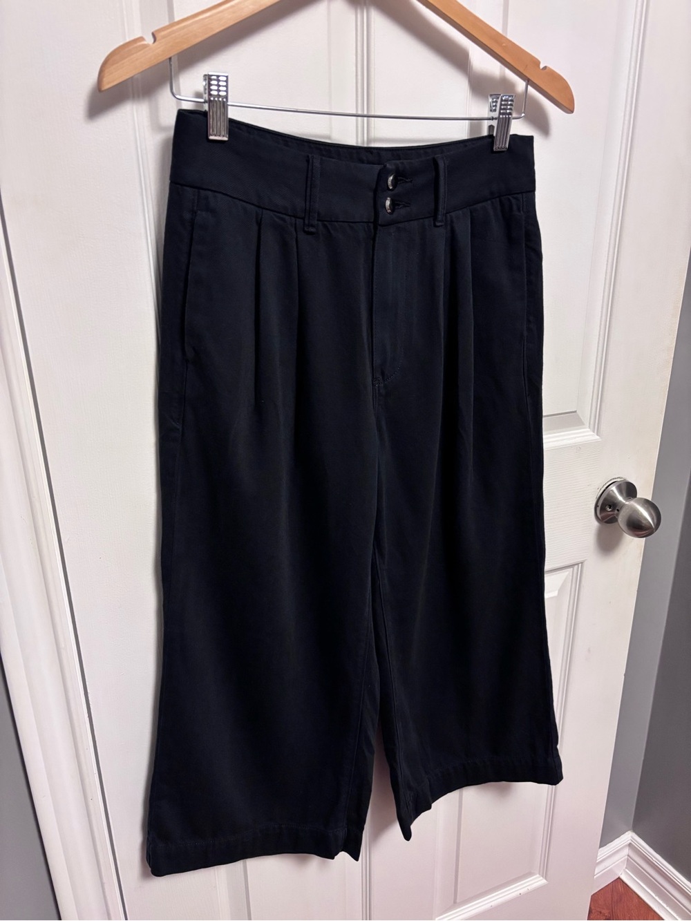 PAIGE Pleated Clarice Culotte Wide Leg Pants Navy Lieutenant Blue 27 EUC